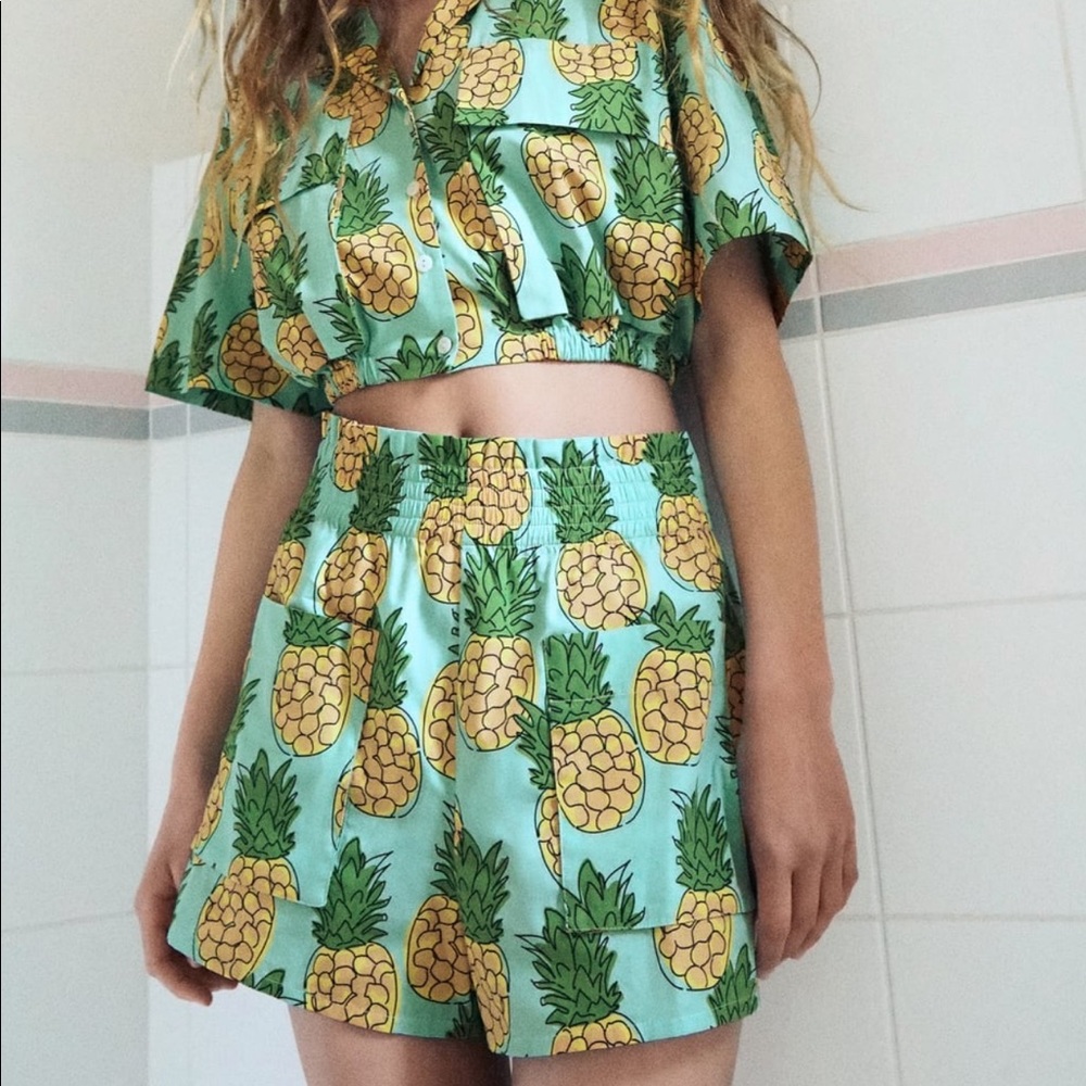Zara pineapple print shorts set with crop top